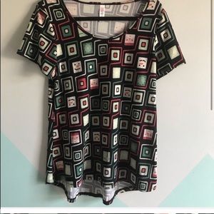 LulaRoe short Sleeve Modern Christmas Holiday Shirt